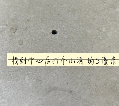 盐湖瓷砖空鼓维修公司专业解答在瓷砖铺贴过程中，如果砂料搅拌不均匀，将会带来以下问题